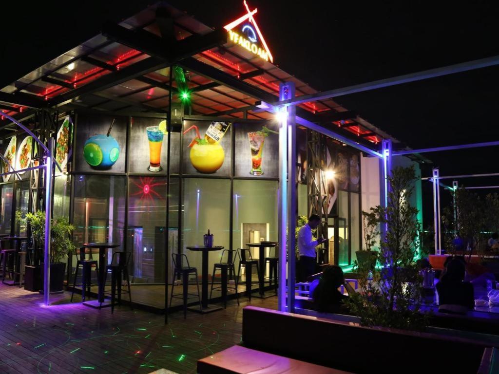 Yeak Loam Hotel Banlung Экстерьер фото