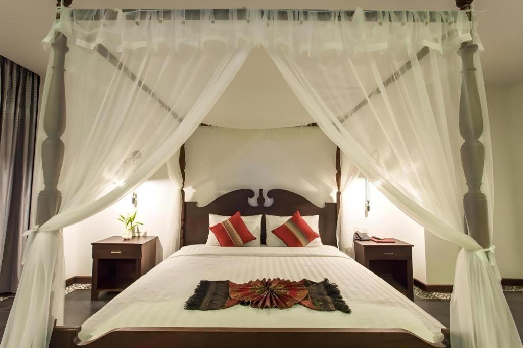 Yeak Loam Hotel Banlung Экстерьер фото