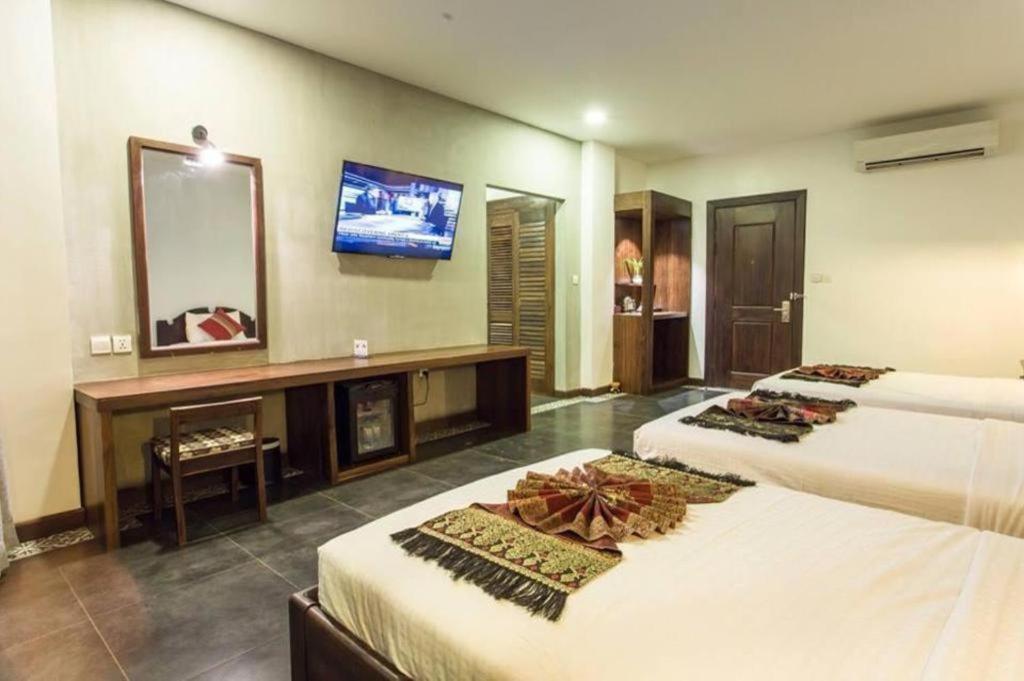 Yeak Loam Hotel Banlung Экстерьер фото