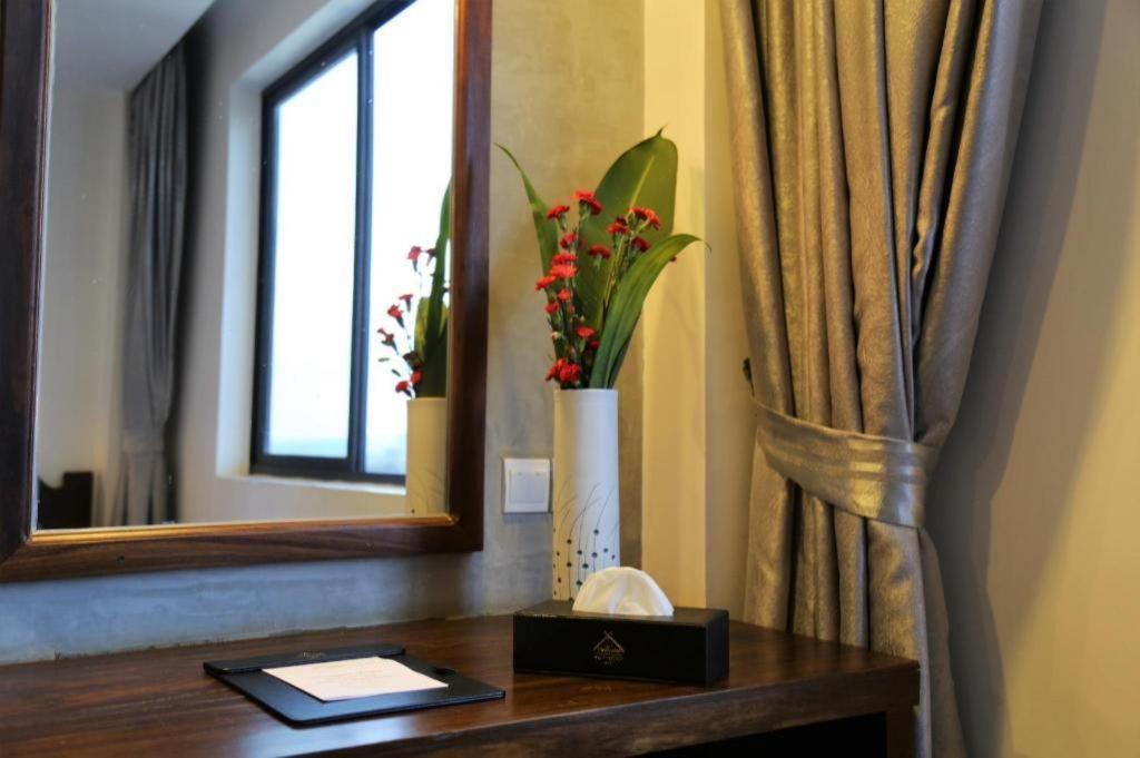 Yeak Loam Hotel Banlung Экстерьер фото