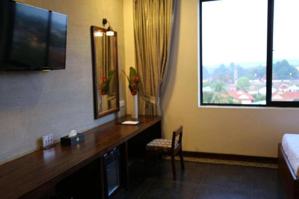 Yeak Loam Hotel Banlung Экстерьер фото