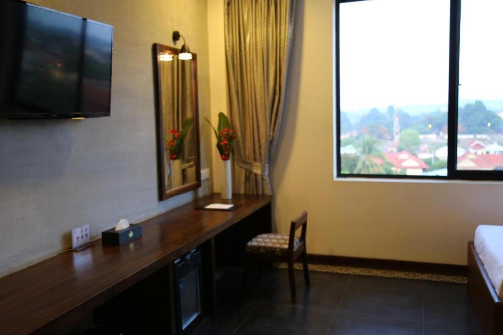 Yeak Loam Hotel Banlung Экстерьер фото