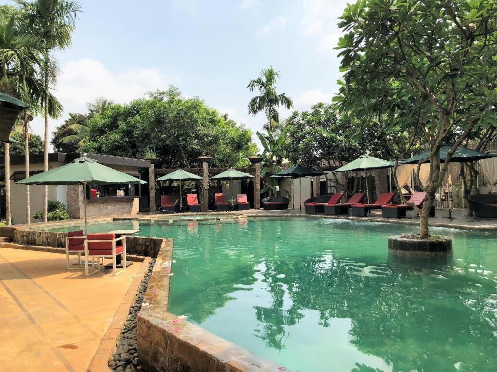 Yeak Loam Hotel Banlung Экстерьер фото