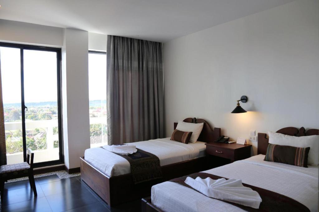 Yeak Loam Hotel Banlung Экстерьер фото