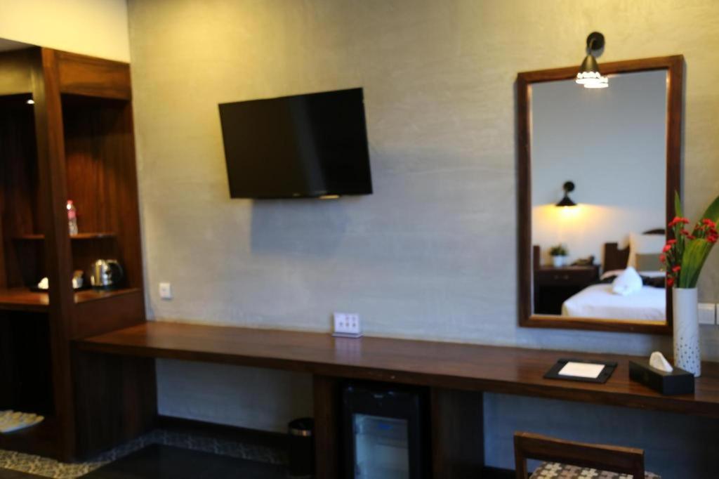 Yeak Loam Hotel Banlung Экстерьер фото