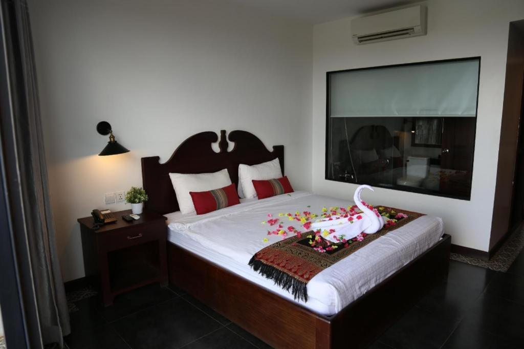 Yeak Loam Hotel Banlung Экстерьер фото