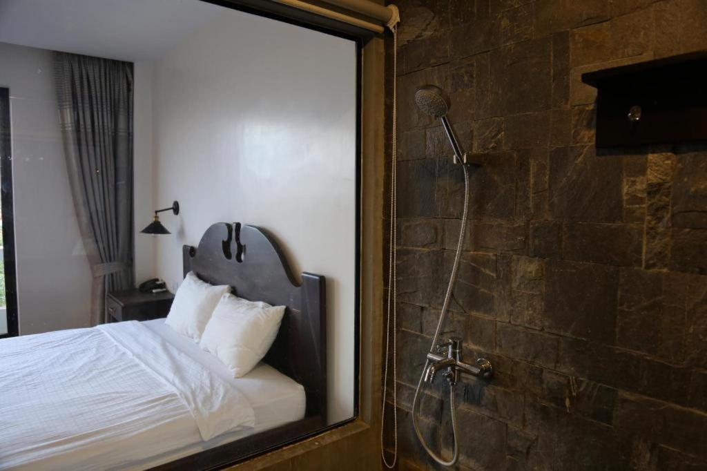 Yeak Loam Hotel Banlung Экстерьер фото