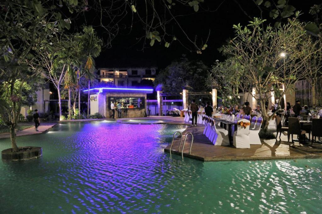 Yeak Loam Hotel Banlung Экстерьер фото