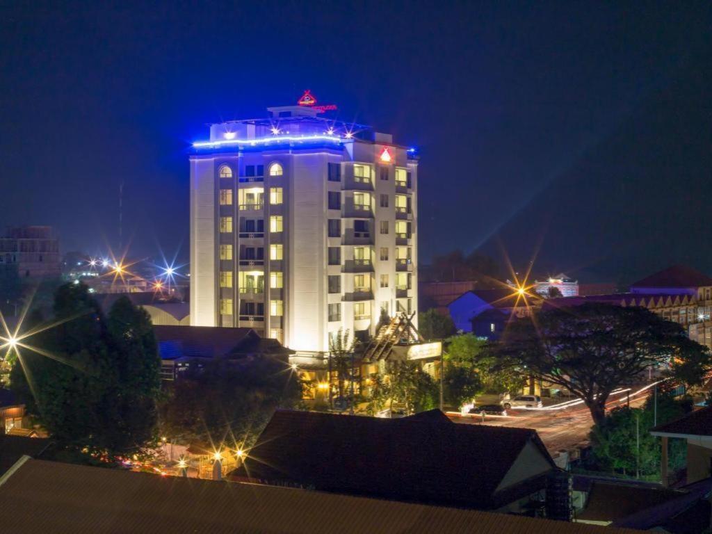 Yeak Loam Hotel Banlung Экстерьер фото